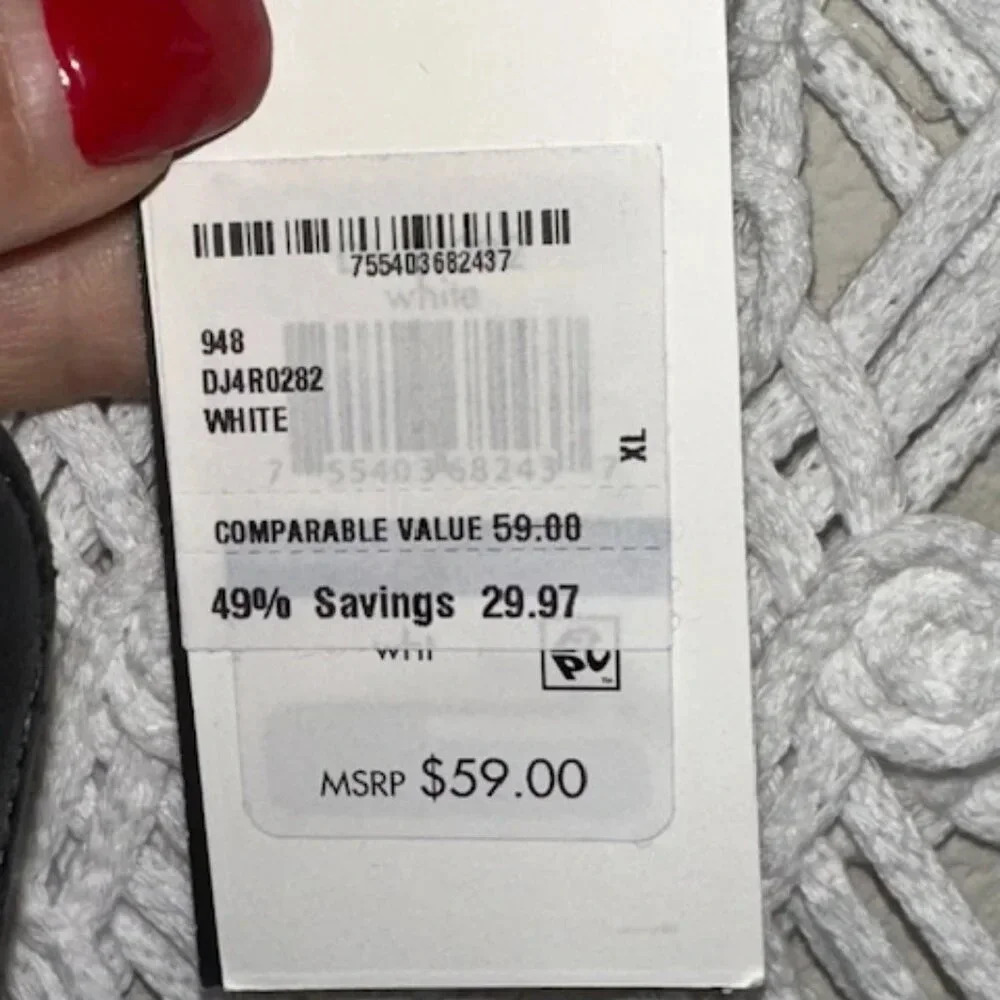 DKNY Crochet Scoop Neck Tank Top - NWT - Picture 3 of 3